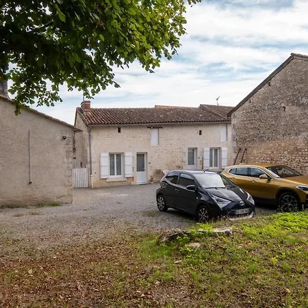 Le Petit Mona Celena